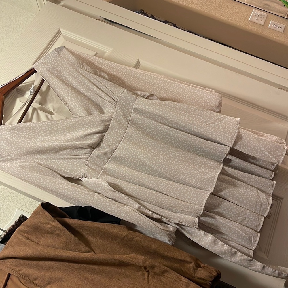 Beige dress with front or back tie around waist